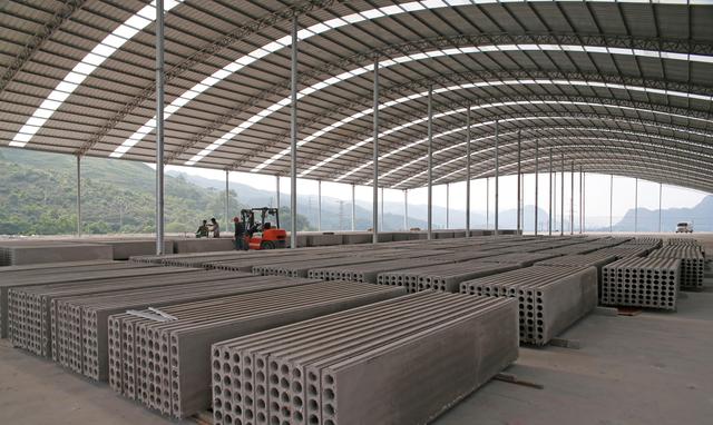 貴州福泉 工業(yè)廢棄磷石膏撬動(dòng)環(huán)保建材大產(chǎn)業(yè)
